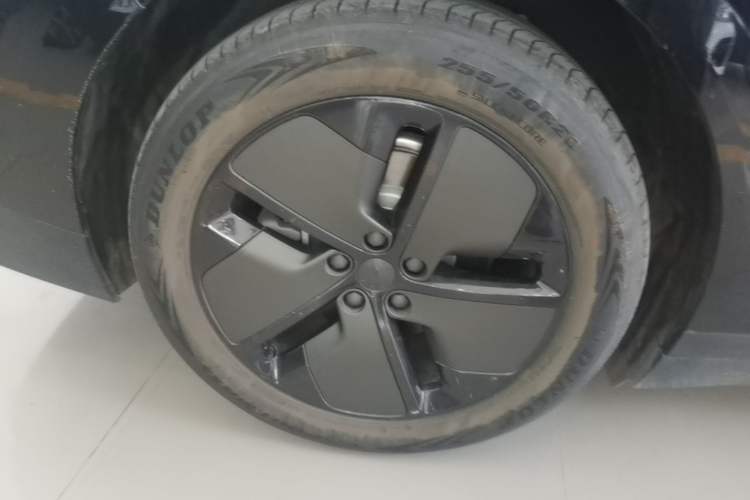 Used Li Auto i6 2025 Model Two-Wheel-Drive Standard Type Exterior 5