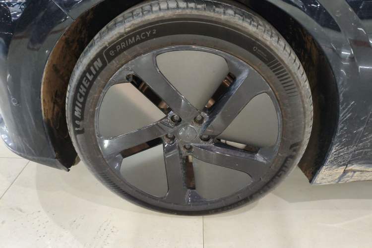 Used Li Auto i6 2025 Model Four-Wheel-Drive Standard Type Exterior 7