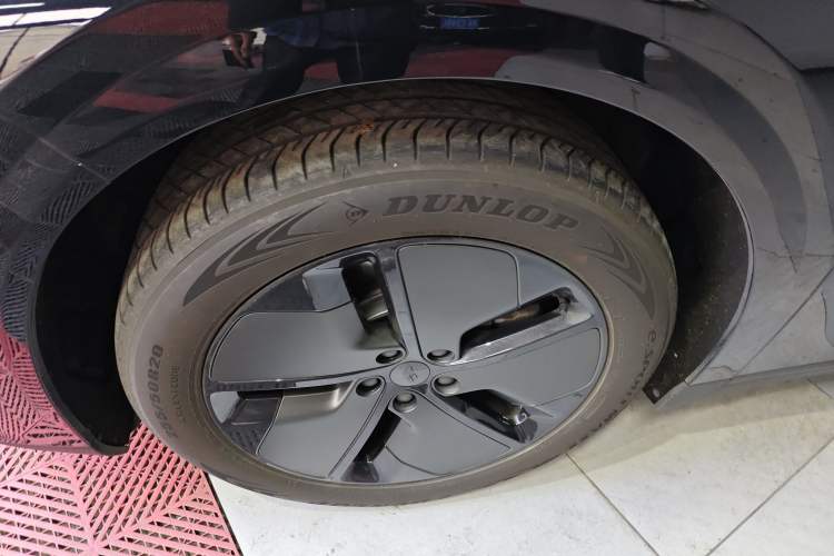 Used Li Auto i6 2025 Model Two-Wheel-Drive Standard Type Exterior 7