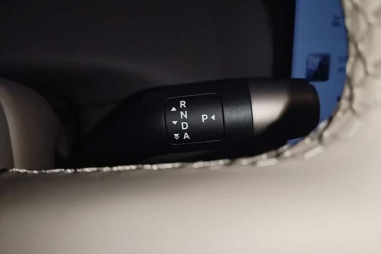 Used Li Auto i6 2025 Model Two-Wheel-Drive Standard Type Gear Lever