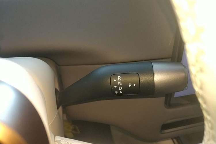 Used Li Auto i6 2025 Model Four-Wheel-Drive Standard Type Gear Lever