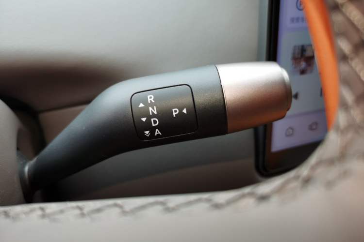 Used Li Auto i6 2025 Model Four-Wheel-Drive Standard Type Gear Lever