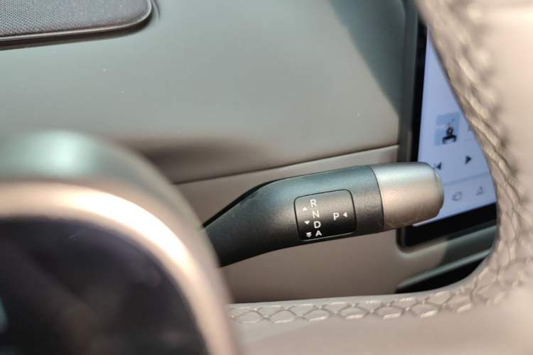 Used Li Auto i6 2025 Model Two-Wheel-Drive Standard Type Gear Lever