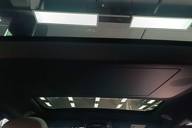 Used Li Auto i6 2025 Model Four-Wheel-Drive Standard Type Headliner
