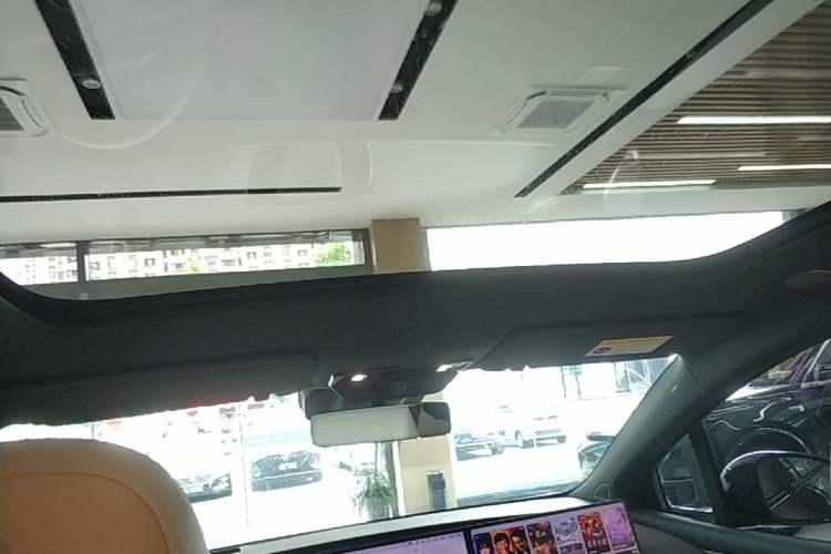 Used Li Auto i6 2025 Model Four-Wheel-Drive Standard Type Headliner