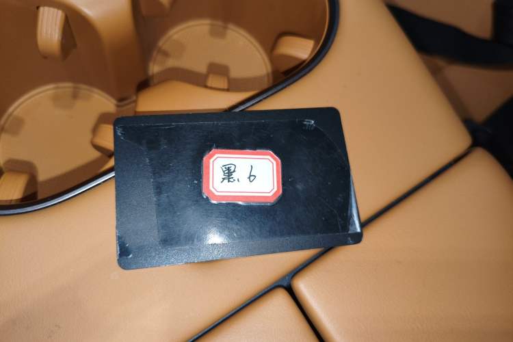 Used Li Auto i6 2025 Model Four-Wheel-Drive Standard Type Interior 1