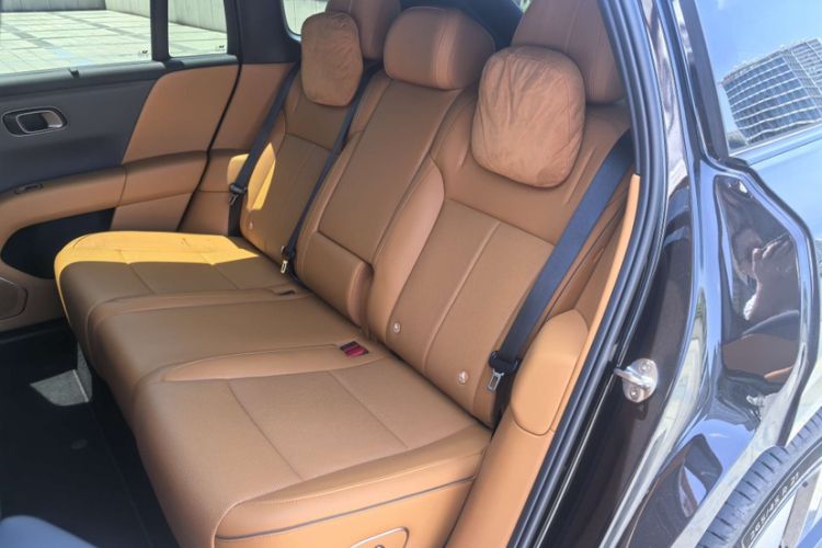 Used Li Auto i6 2025 Model Two-Wheel-Drive Standard Type Interior 3