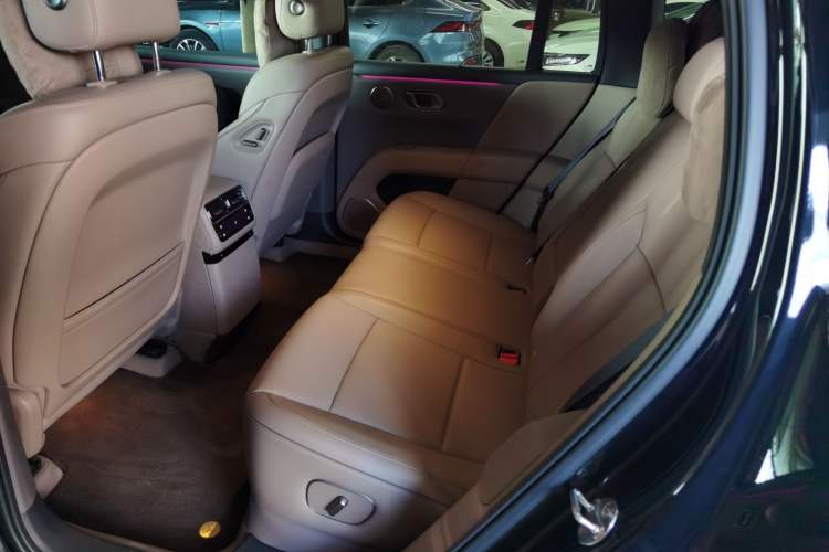 Used Li Auto i6 2025 Model Four-Wheel-Drive Standard Type Interior 4