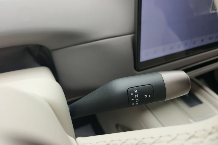 Used Li Auto i6 2025 Model Four-Wheel-Drive Standard Type Interior 6