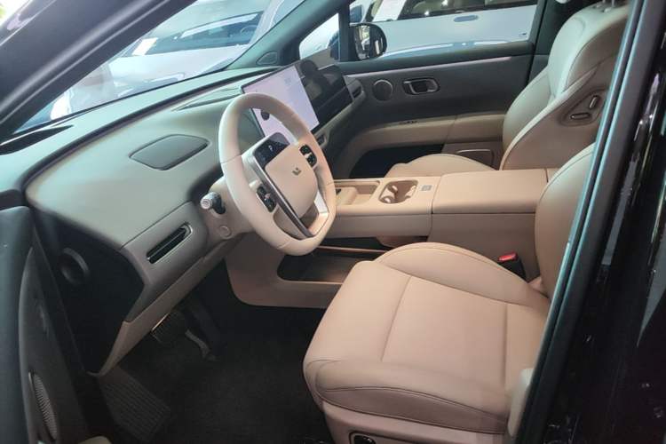 Used Li Auto i6 2025 Model Two-Wheel-Drive Standard Type Left Front Seat