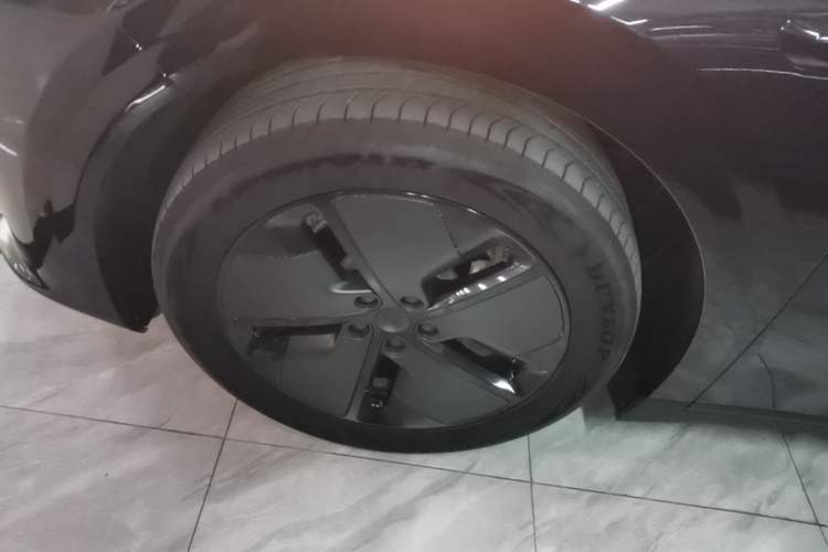 Used Li Auto i6 2025 Model Two-Wheel-Drive Standard Type Left Front Wheel Hub