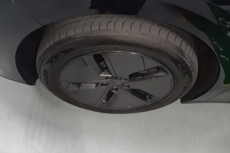 Used Li Auto i6 2025 Model Two-Wheel-Drive Standard Type Left Front Wheel Hub