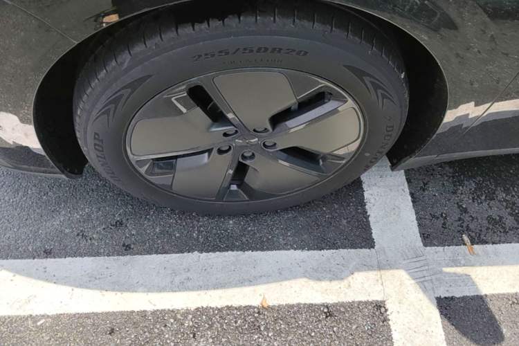 Used Li Auto i6 2025 Model Two-Wheel-Drive Standard Type Left Front Wheel Hub