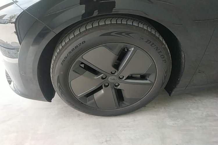 Used Li Auto i6 2025 Model Two-Wheel-Drive Standard Type Left Front Wheel Hub