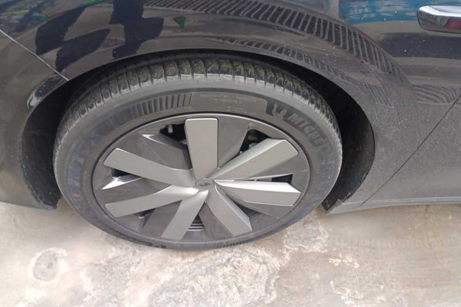 Used Li Auto i6 2025 Model Four-Wheel-Drive Standard Type Left Front Wheel Hub