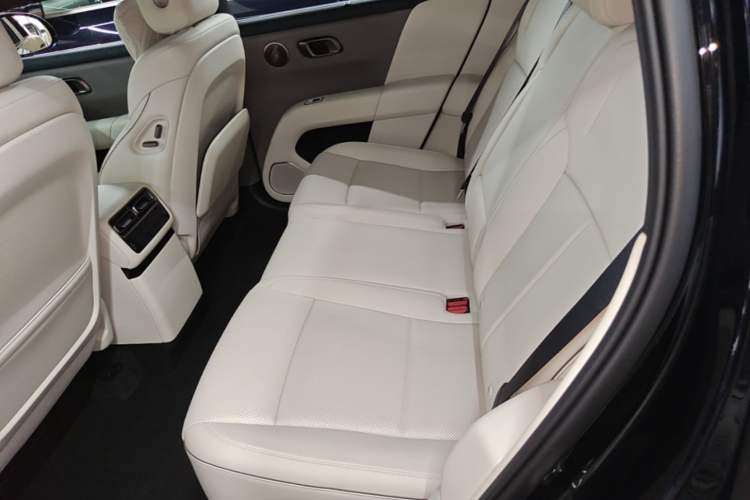 Used Li Auto i6 2025 Model Four-Wheel-Drive Standard Type Left Rear Seat