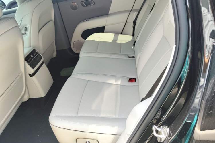Used Li Auto i6 2025 Model Two-Wheel-Drive Standard Type Left Rear Seat