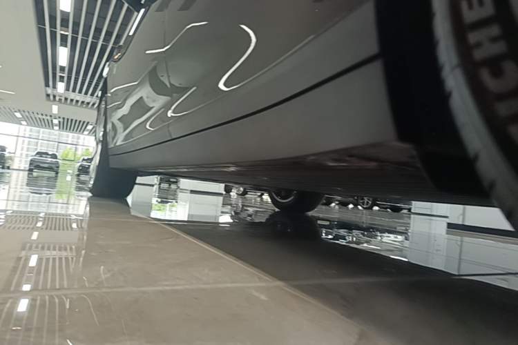 Used Li Auto i6 2025 Model Two-Wheel-Drive Standard Type Left Side Sill