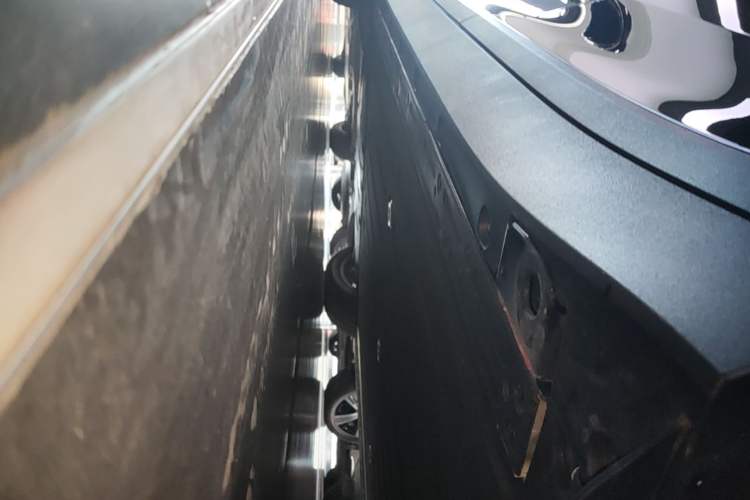 Used Li Auto i6 2025 Model Two-Wheel-Drive Standard Type Left Side Sill