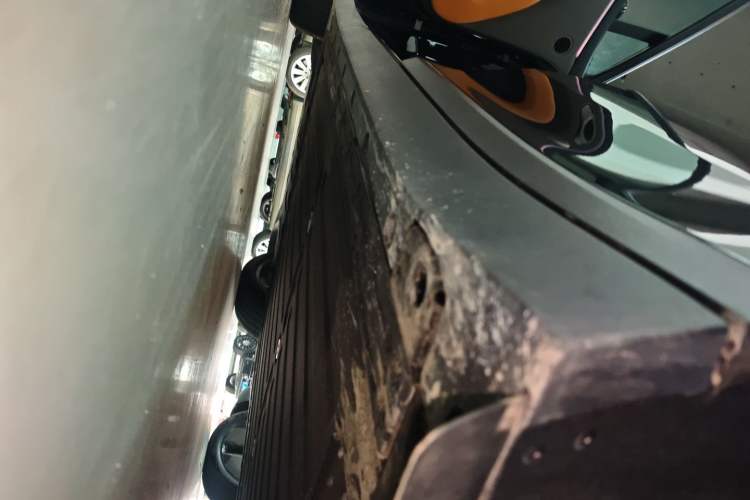Used Li Auto i6 2025 Model Two-Wheel-Drive Standard Type Left Side Sill