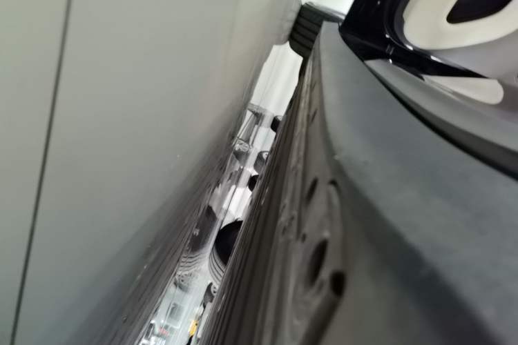 Used Li Auto i6 2025 Model Two-Wheel-Drive Standard Type Left Side Sill