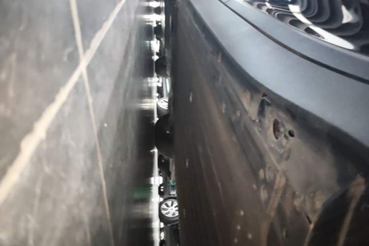 Used Li Auto i6 2025 Model Two-Wheel-Drive Standard Type Left Side Sill