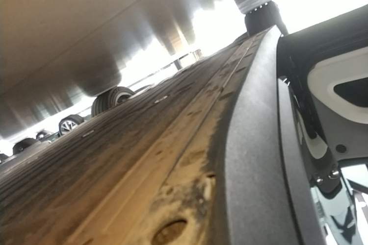 Used Li Auto i6 2025 Model Four-Wheel-Drive Standard Type Left Side Sill