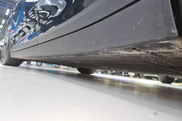 Used Li Auto i6 2025 Model Two-Wheel-Drive Standard Type Left Side Sill