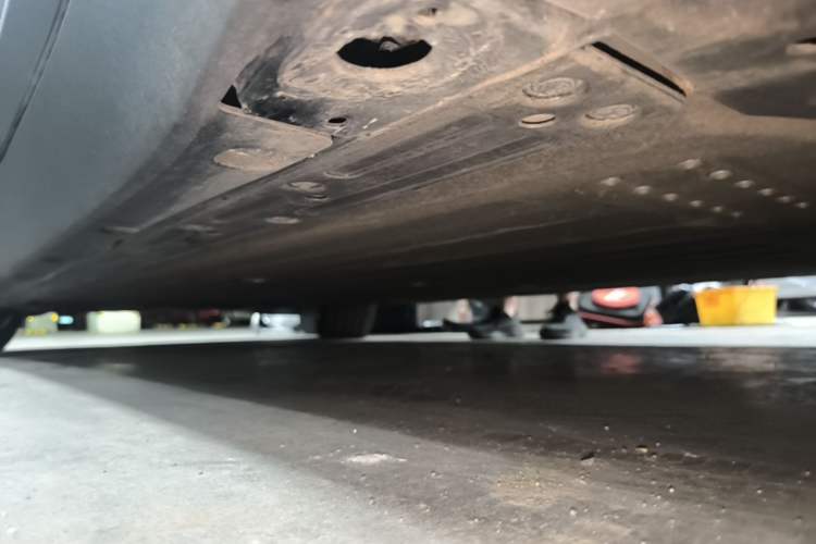 Used Li Auto i6 2025 Model Two-Wheel-Drive Standard Type Left Side Sill
