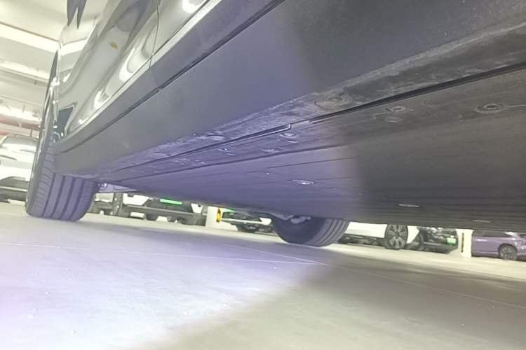 Used Li Auto i6 2025 Model Two-Wheel-Drive Standard Type Left Side Sill