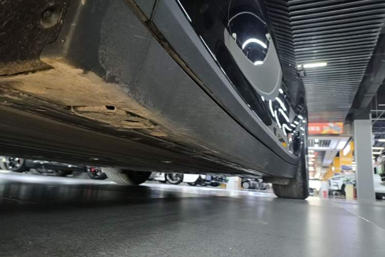 Used Li Auto i6 2025 Model Two-Wheel-Drive Standard Type Left Side Sill