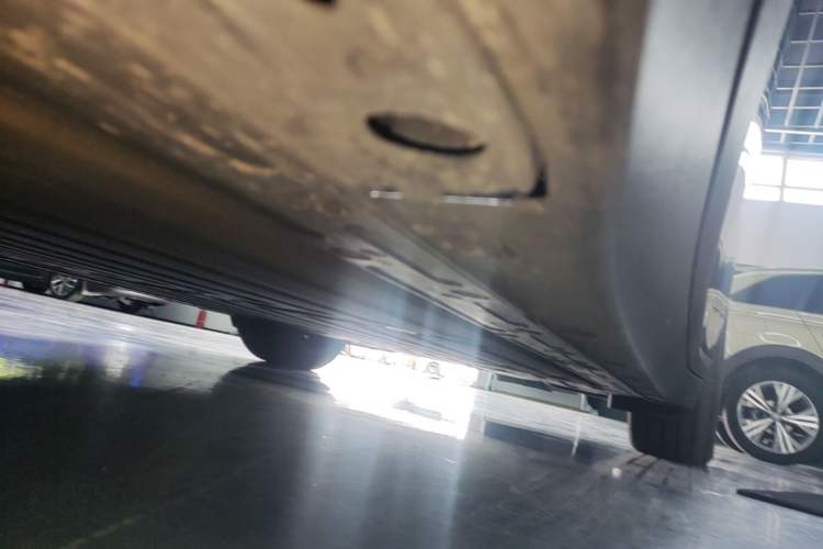 Used Li Auto i6 2025 Model Two-Wheel-Drive Standard Type Left Side Sill