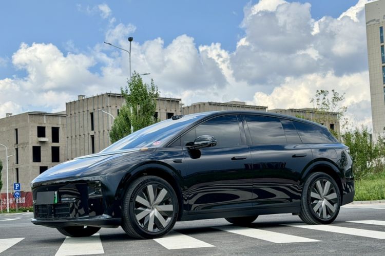Li Auto i6 2025 Model Two-Wheel-Drive Standard Type