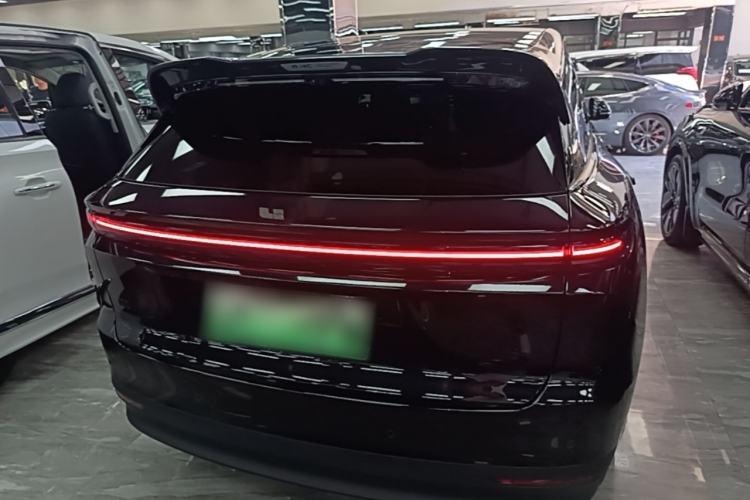 Used Li Auto i6 2025 Model Four-Wheel-Drive Standard Type Rear