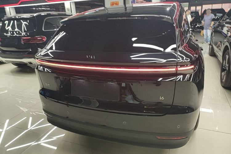 Used Li Auto i6 2025 Model Four-Wheel-Drive Standard Type Rear