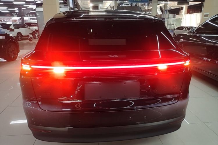 Used Li Auto i6 2025 Model Four-Wheel-Drive Standard Type Rear
