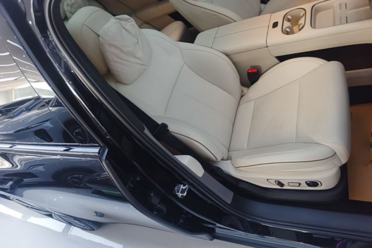 Used Li Auto i6 2025 Model Four-Wheel-Drive Standard Type Right Front Seat