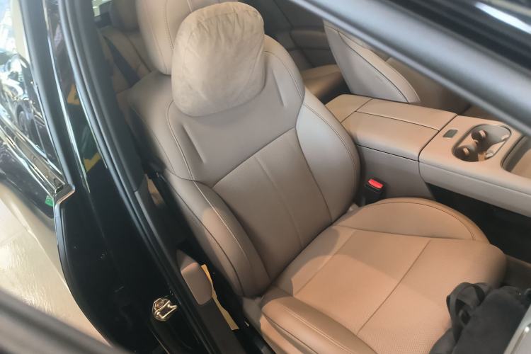 Used Li Auto i6 2025 Model Two-Wheel-Drive Standard Type Right Front Seat