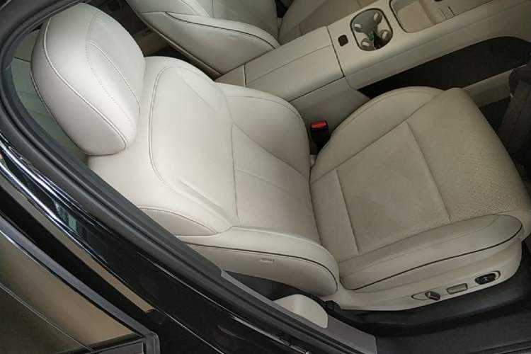 Used Li Auto i6 2025 Model Four-Wheel-Drive Standard Type Right Front Seat