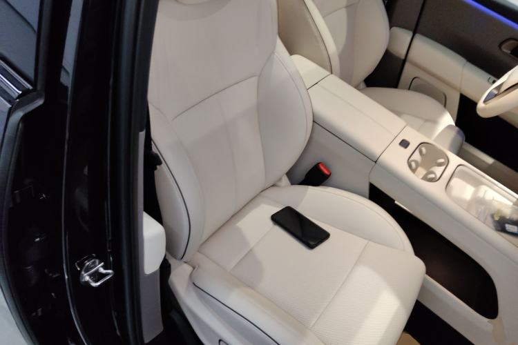 Used Li Auto i6 2025 Model Four-Wheel-Drive Standard Type Right Front Seat