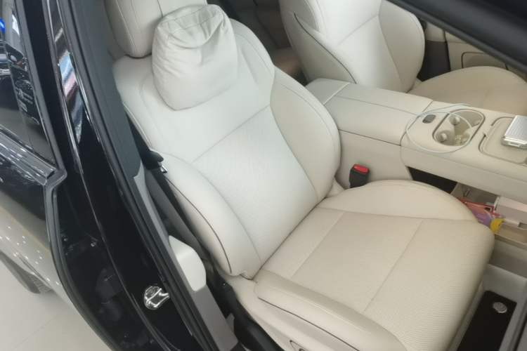 Used Li Auto i6 2025 Model Two-Wheel-Drive Standard Type Right Front Seat