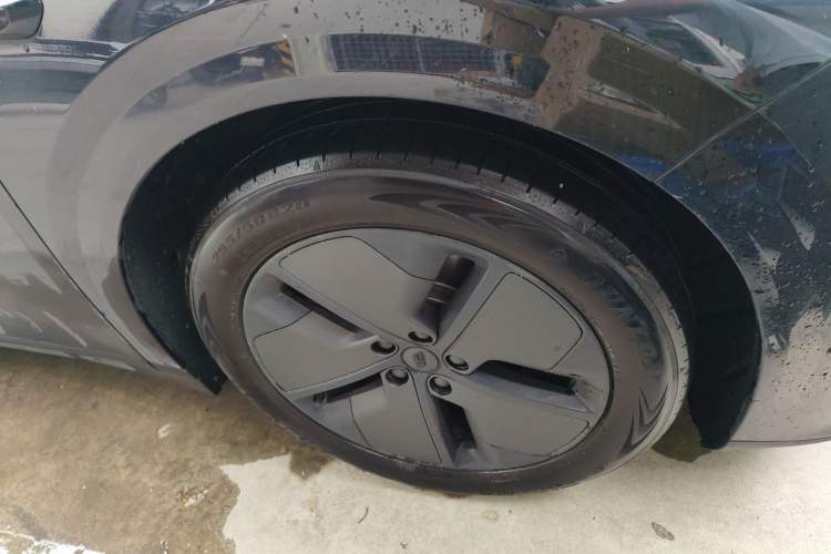 Used Li Auto i6 2025 Model Two-Wheel-Drive Standard Type Right Front Wheel Hub