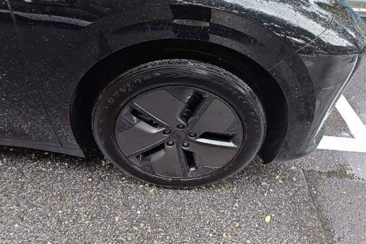 Used Li Auto i6 2025 Model Two-Wheel-Drive Standard Type Right Front Wheel Hub