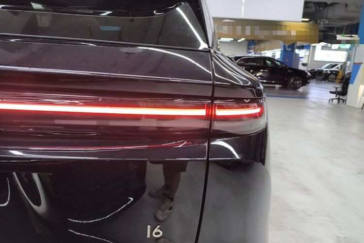 Used Li Auto i6 2025 Model Two-Wheel-Drive Standard Type Right Rear Taillight