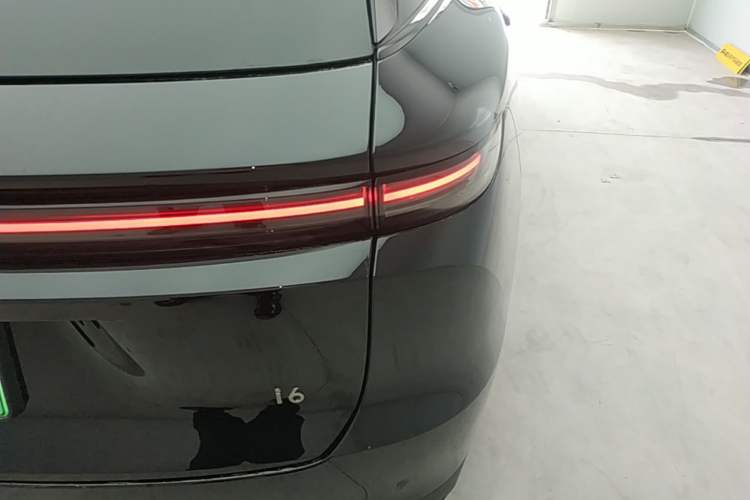 Used Li Auto i6 2025 Model Two-Wheel-Drive Standard Type Right Rear Taillight