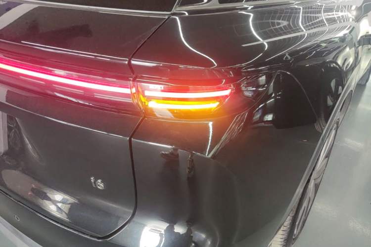 Used Li Auto i6 2025 Model Two-Wheel-Drive Standard Type Right Rear Taillight