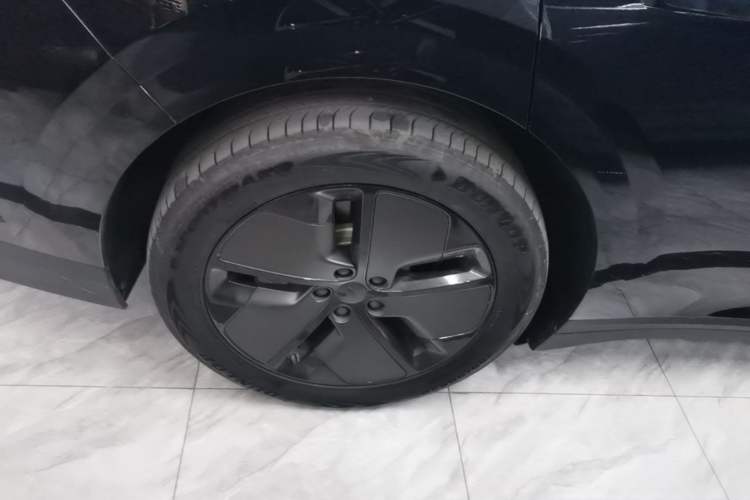 Used Li Auto i6 2025 Model Two-Wheel-Drive Standard Type Right Rear Wheel Hub