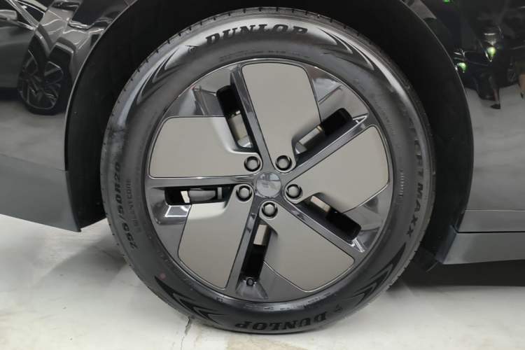 Used Li Auto i6 2025 Model Two-Wheel-Drive Standard Type Right Rear Wheel Hub