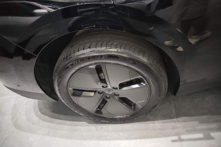 Used Li Auto i6 2025 Model Two-Wheel-Drive Standard Type Right Rear Wheel Hub