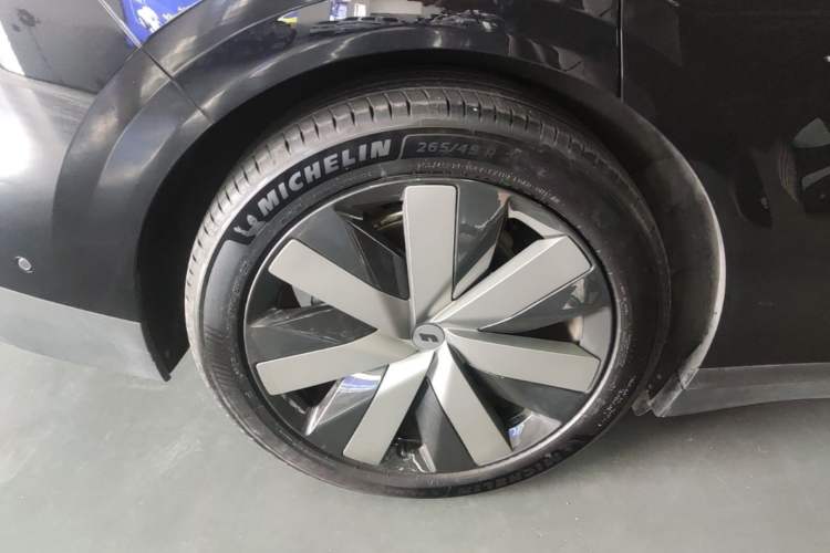 Used Li Auto i6 2025 Model Two-Wheel-Drive Standard Type Right Rear Wheel Hub